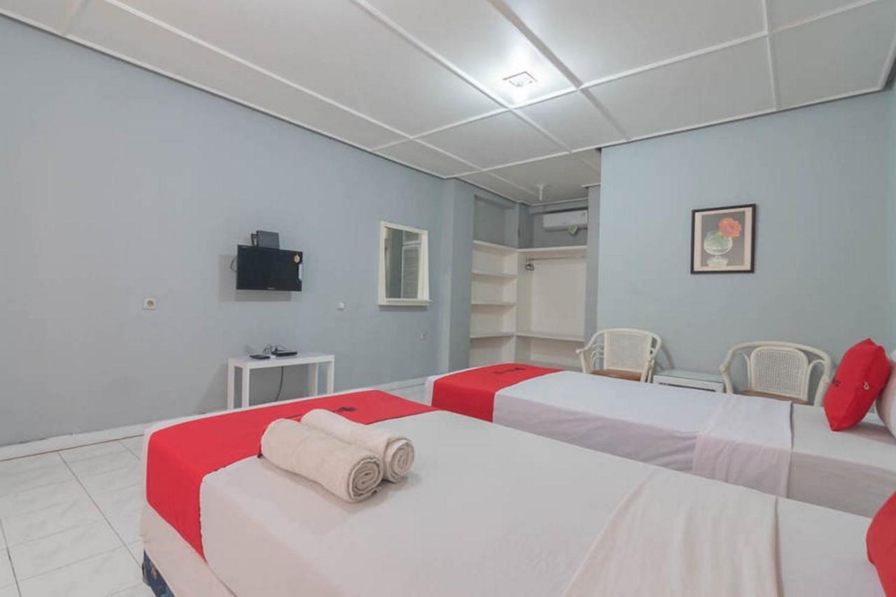 Hotel Reddoorz At Jalan Raya Lembang Padasul Exterior foto