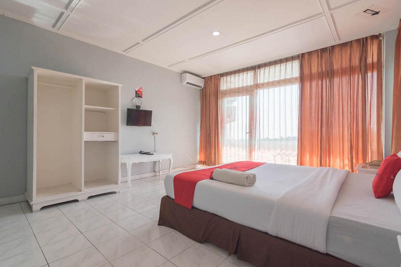 Hotel Reddoorz At Jalan Raya Lembang Padasul Exterior foto