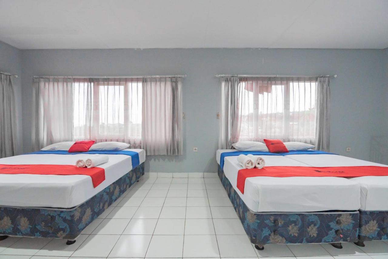 Hotel Reddoorz At Jalan Raya Lembang Padasul Exterior foto