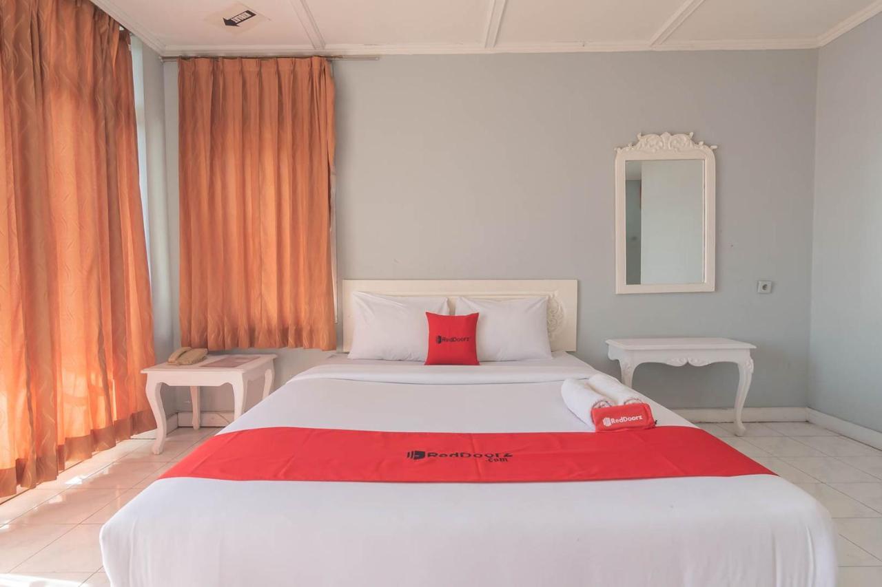 Hotel Reddoorz At Jalan Raya Lembang Padasul Exterior foto